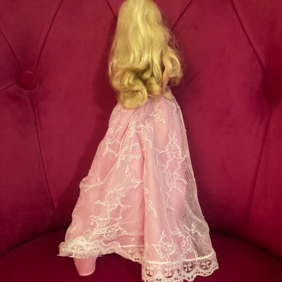 2015 Barbie Birthday Wishes- Pink Label Collection - Picture 2 of 2